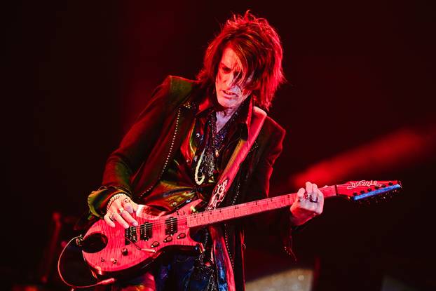 Zagreb: Koncert benda Hollywood Vampires u Areni