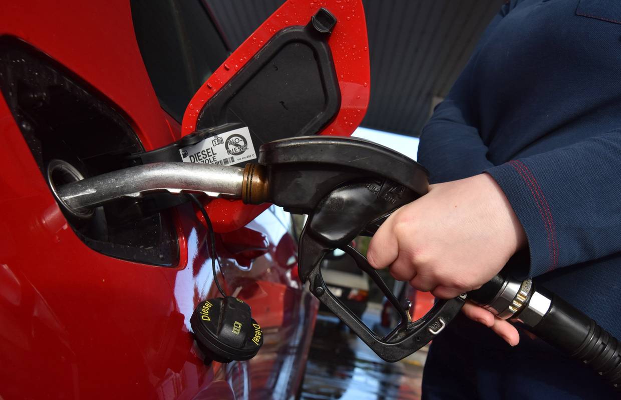 Koliko gorivo stoji u svijetu? I Švicarci se voze jeftinije od nas