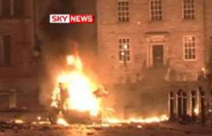IRA aktivirala auto bombu ispred suda, nema stradalih