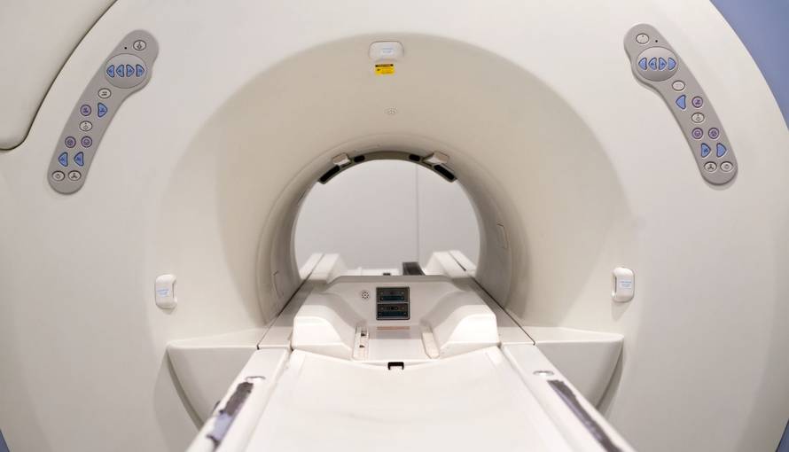 Svinjarija: Bolnica u Karlovcu nema magnet, ali ga ima privatnik u zgradi te iste bolnice