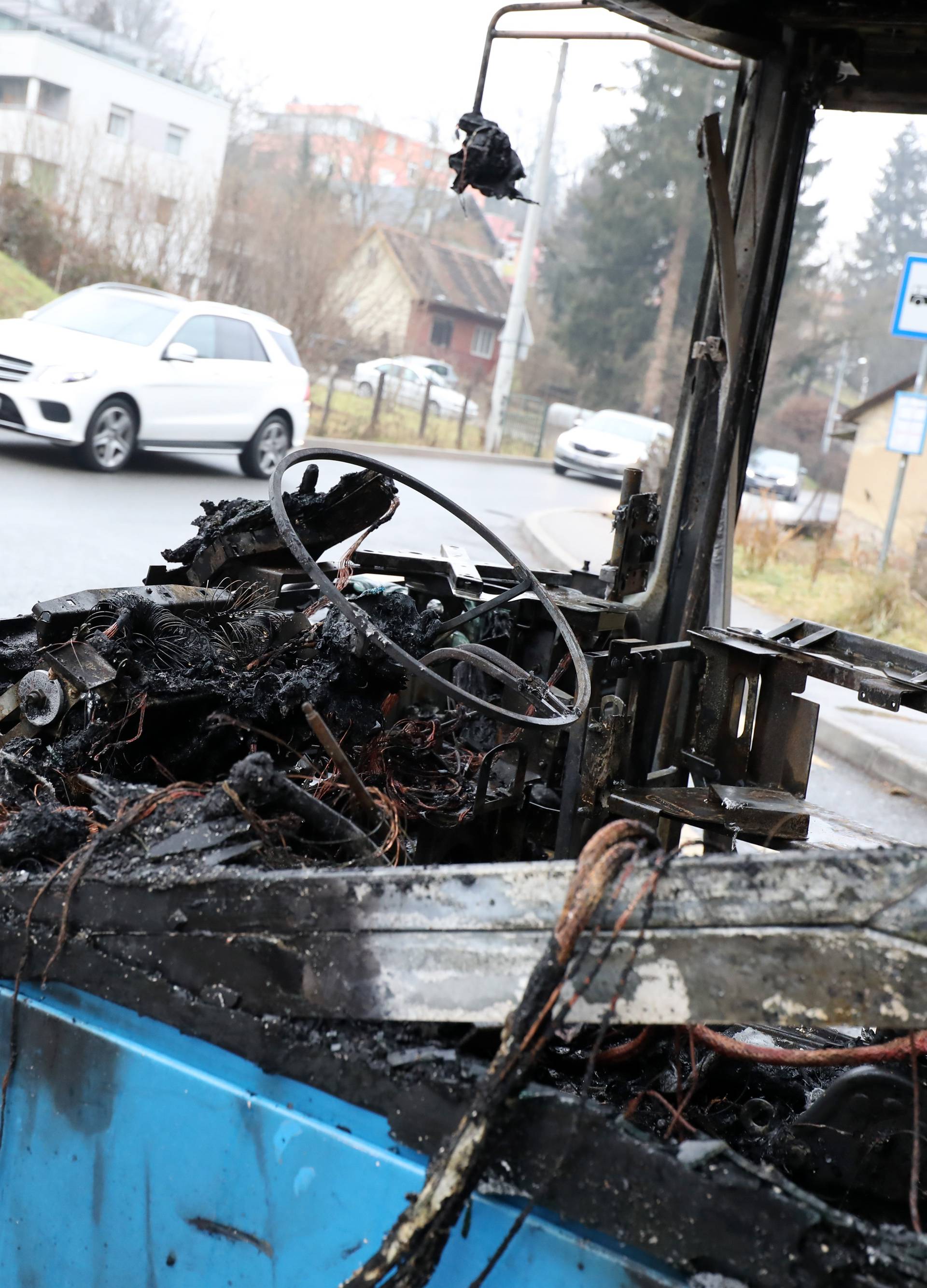 Zagreb: Na Å estinama izgorio autobus ZET-a