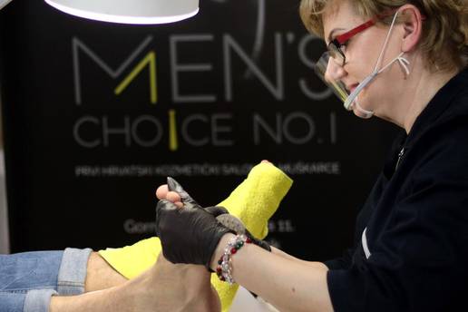 Kako sprije&ccaron;iti gljivice, urastanje noktiju i zadebljanja ko&zcaron;e redovnim tretmanima?