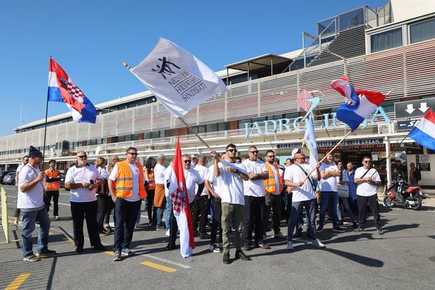 Split: Mirni prosvjed Nezavisnog sindikata pomoraca putničkih brodova Hrvatske 