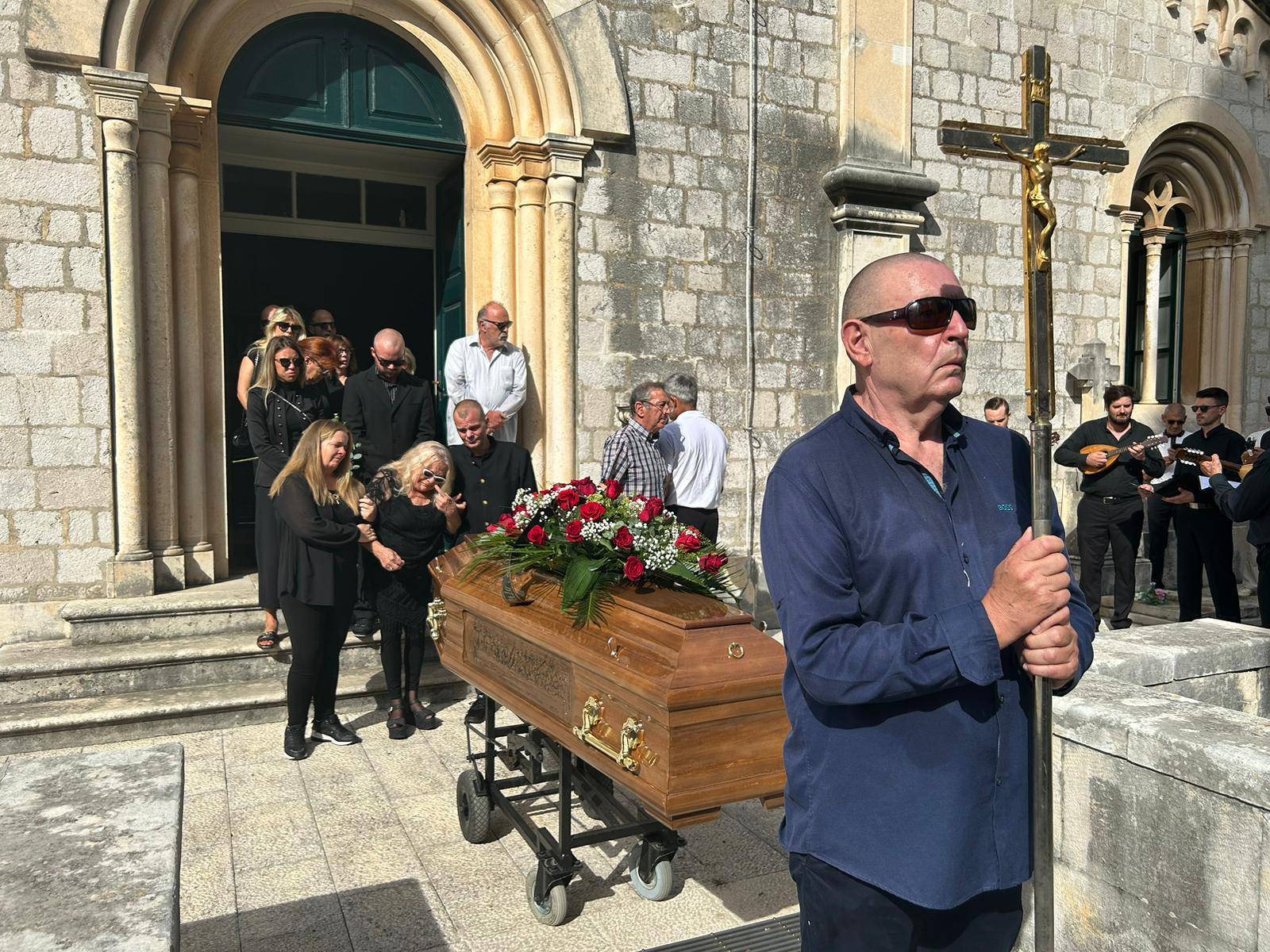 Obitelj i prijatelji opraštaju se u Dubrovniku od Mile Hrnića