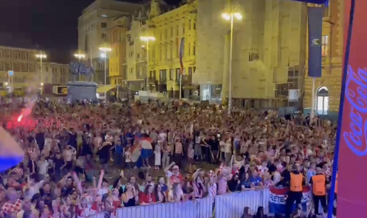 VIDEO Pogledajte reakciju s Trga na obranu Livakovi&cacute;a i gol nakon ponovljenog penala