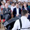 Tomašević i Bačić na otvorenju glazbene škole saznali da imaju nešto zajedničko - harmoniku