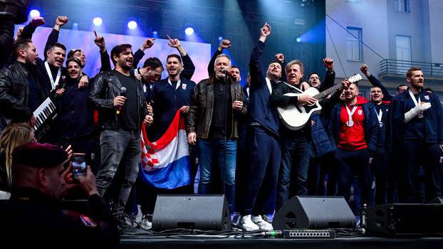 Zagreb: Marko Perković Thompson nastupio na svečanom dočeku hrvatske rukometne reprezentacije