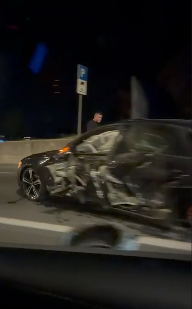 FOTO UŽASA Smrskani BMW na stupu, razbijeni Audi. Izvlačili ženu, muškarac visio s auta