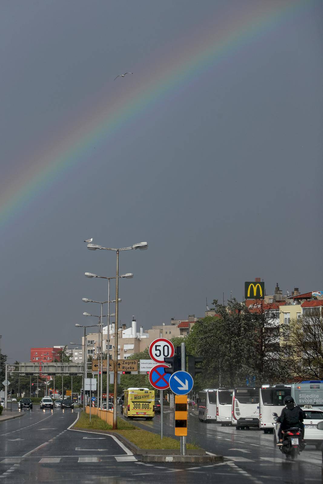 Zadar: Nakon pljuska nad gradom se pojavila duga