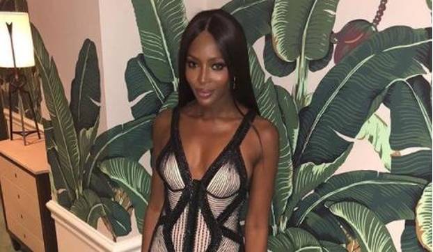 FOTO Koja ljepotica!  Naomi Campbell pozirala u badiću na luksuznom imanju u Ibizi...