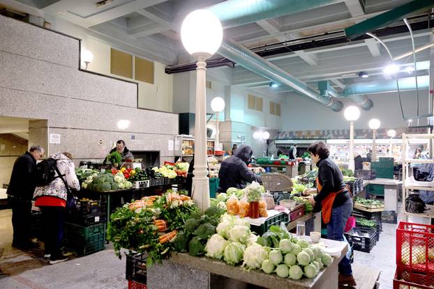Zagreb: Unutarnji dio tržnice Dolac ponovno radi