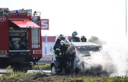 Otišao u trgovinu, a automobil mu je u potpunosti izgorio