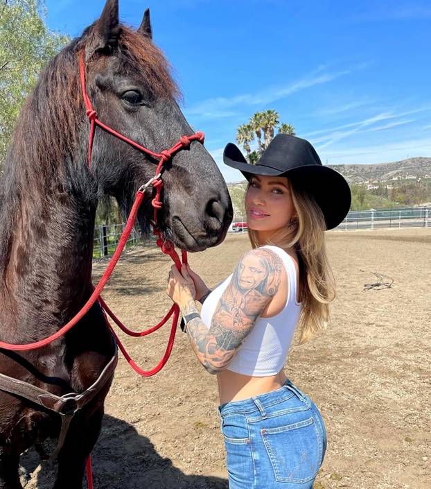 FOTO Bivša ovisnica trijezna je 10 godina: 'Danas sam Viking Barbie i prava sam bomba!'