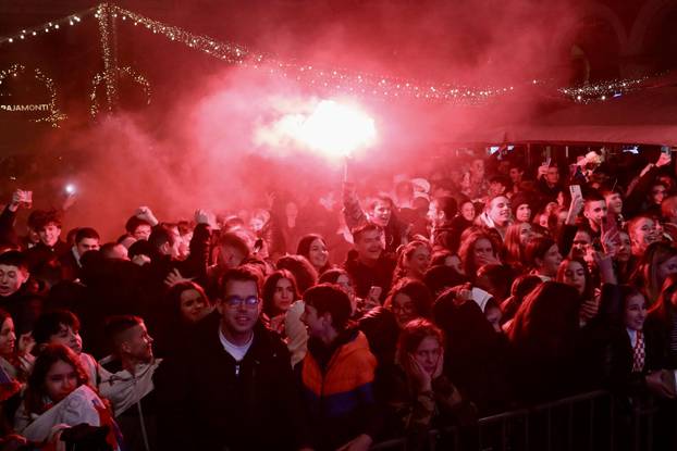 Slavlje navijača u Splitu nakon pobjede Hrvatske nad Brazilom