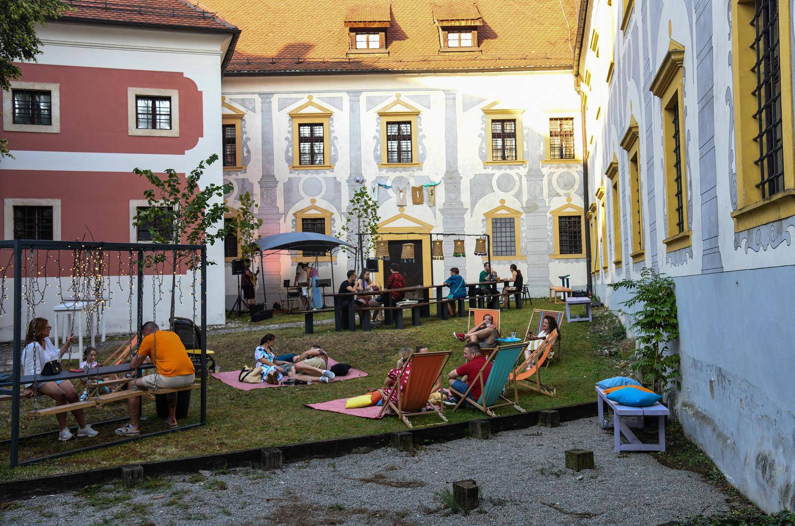 Zagreb: Manifestacija Dvorišta