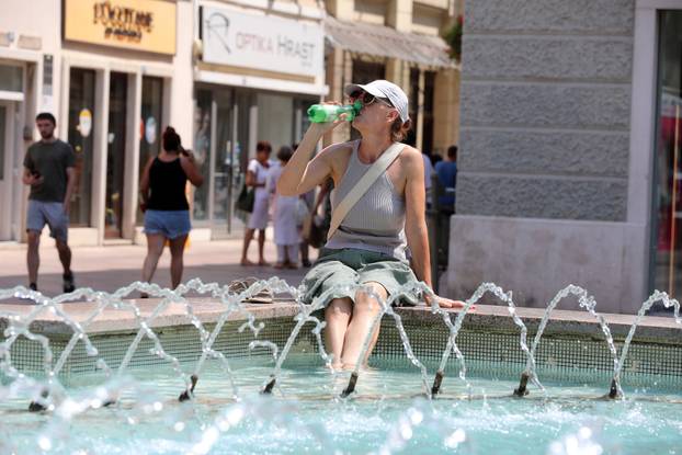 Rijeka: Građani se rashlađuju na razne načine