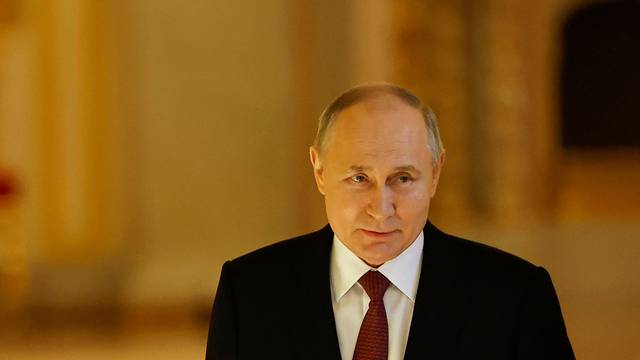 Russian President Putin meets with his election campaign confidants in Moscow