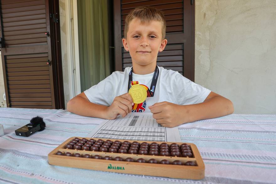 Marino (8) iz Labina je Mozart među matematičarima: 'Želim raditi u NASA-i i biti istraživač!'