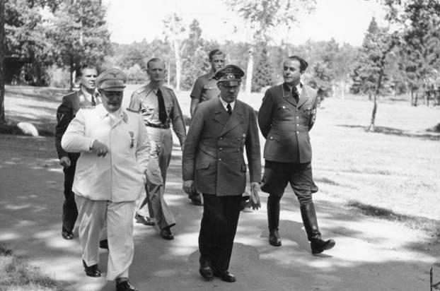 Hermann GÃ¶ring, Adolf Hitler, Albert Speer