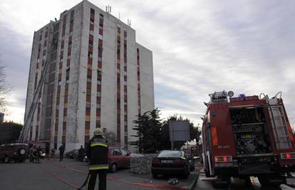 Rijeka: Vatrogasci vježbali gašenje stambene zgrade