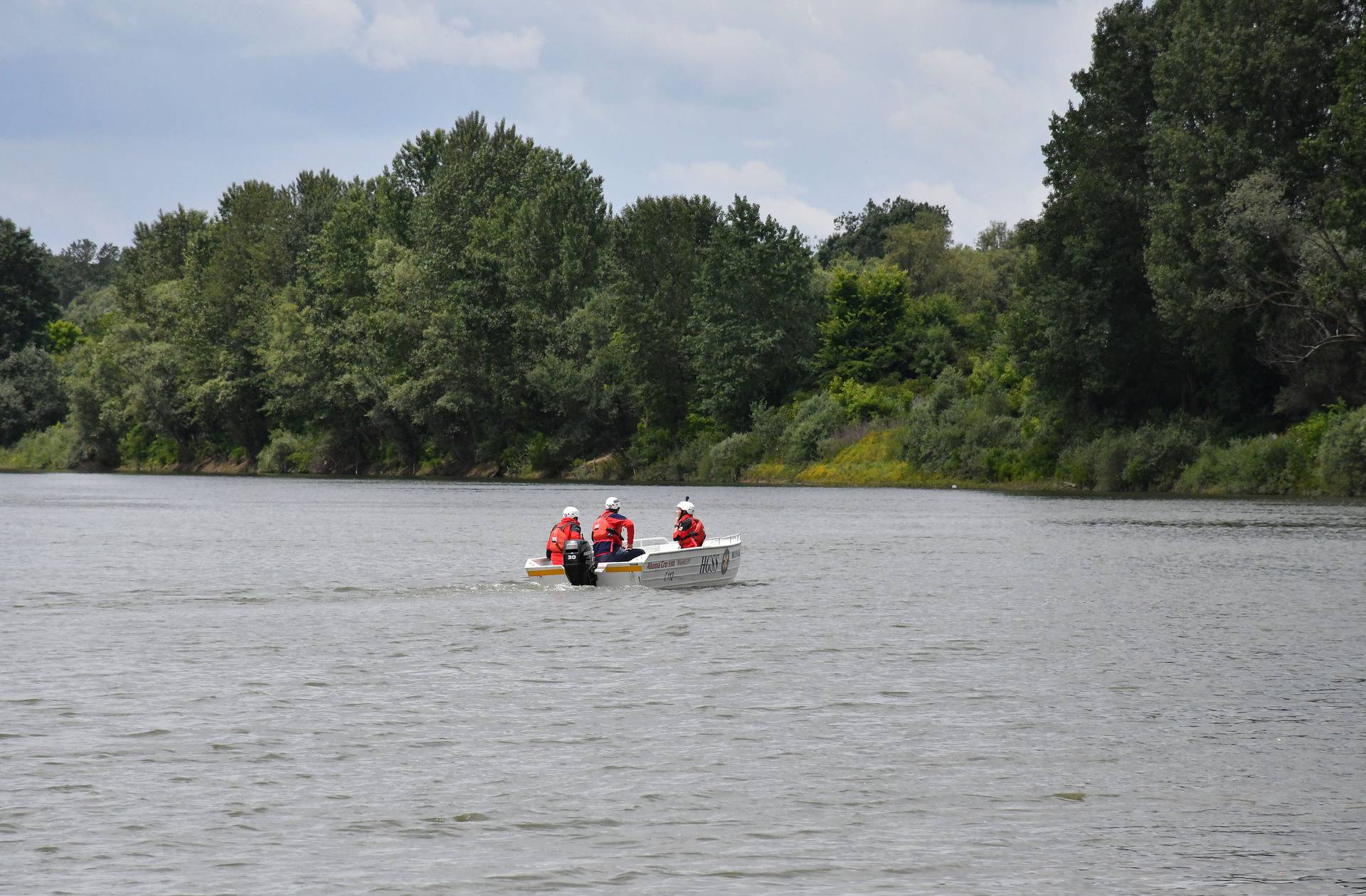 Siče: Potraga za nestalim 47-godišnjakom nakon prevrtanja čamca na rijeci Savi