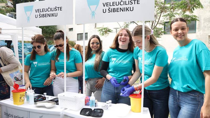 FOTO U Šibeniku su građanima besplatno mjerili šećer u krvi