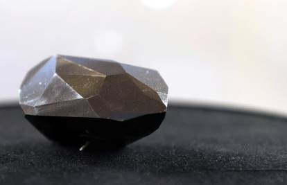 Misteriozni crni dijamant možda je iz svemira. Prodat će ga na aukciji: 'Ne znaju puno o njemu'