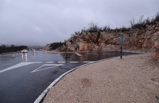 Put za nigdje kod Zagvozda