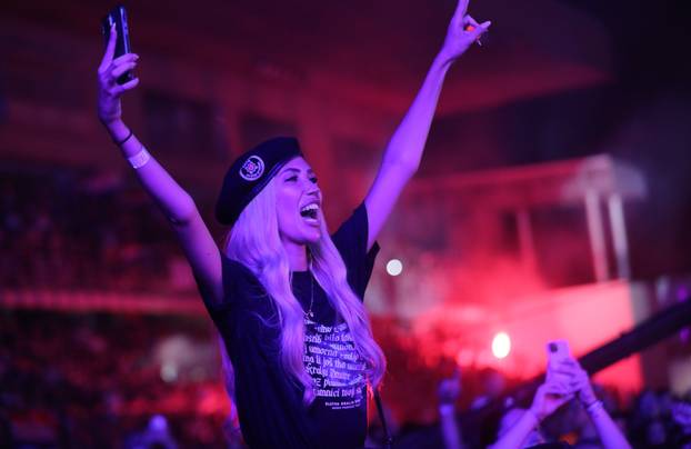 Dugopolje: Thompson održao koncert na prepunom stadionu Hrvatskih vitezova