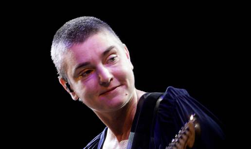 Obožavatelji u Dublinu pjevali su 'Nothing compares 2 U' u čast preminuloj Sinead O'Connor