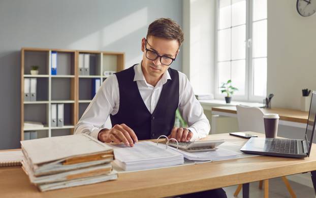 Finance,Management,,Businessman,Keeping,Financial,Accounts,Controlling,And,Monitoring,Paper