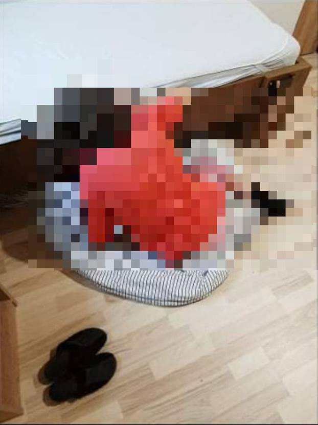 Policija istražuje šokantne slike iz doma kraj Siska: 'Vlasnici su tražili da vežem te jadne ljude' Whatsapp-image-2020-12-03-at-09-23-22-censored-1-censored