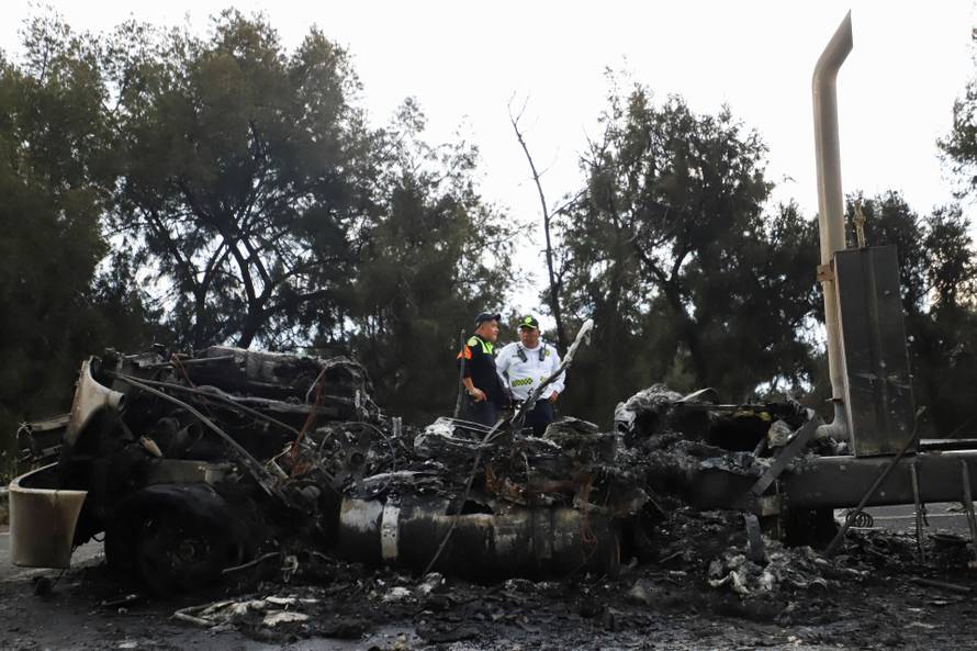 Gas tanker explosion leaves multiple injured after overturning, in Mexico City