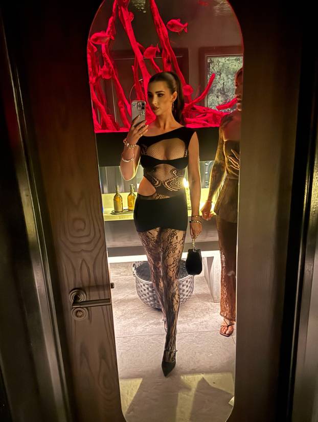 FOTO Zbog fatalne ljepotice je premierligaš dobio nove fanove