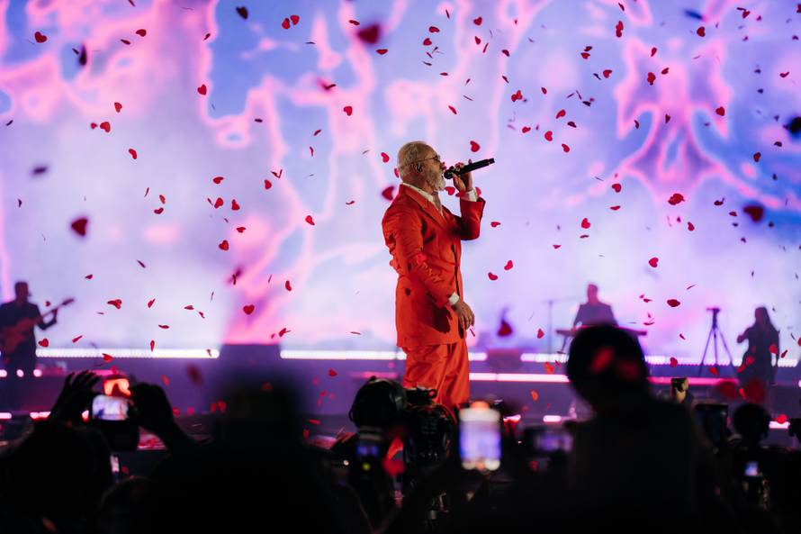 Dino Merlin za doček se vraća u Dubrovnik, a evo koliko je za to strpao u džep prošla četiri puta