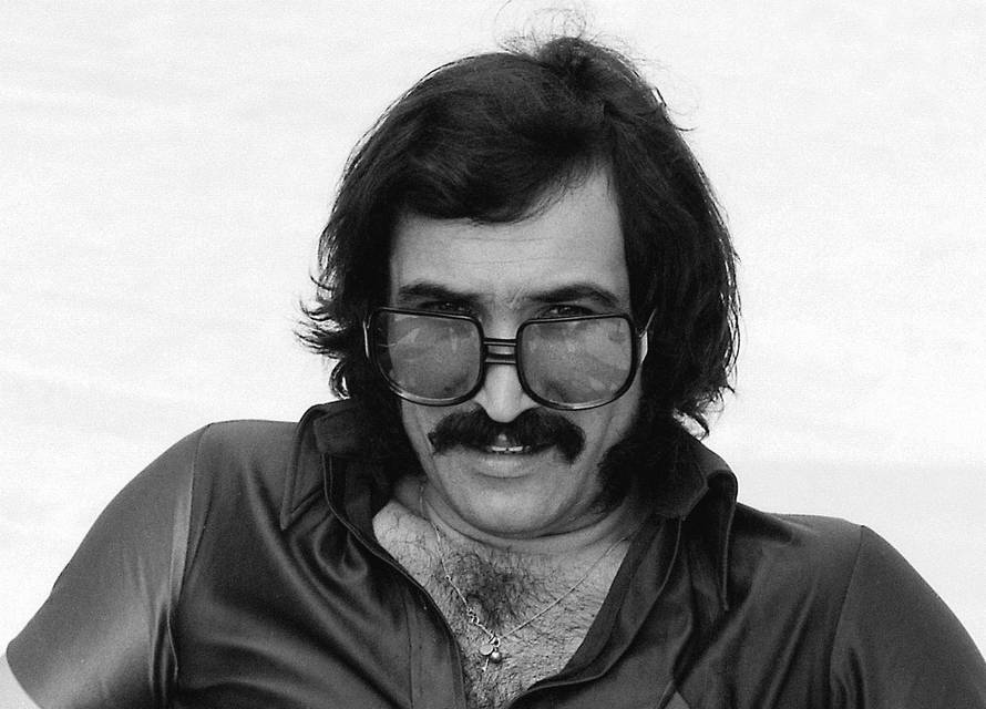 Mišo Kovač je za dlaku izbjegao smrt prije 55 godina i otad ne skida svoj zaštitni znak...