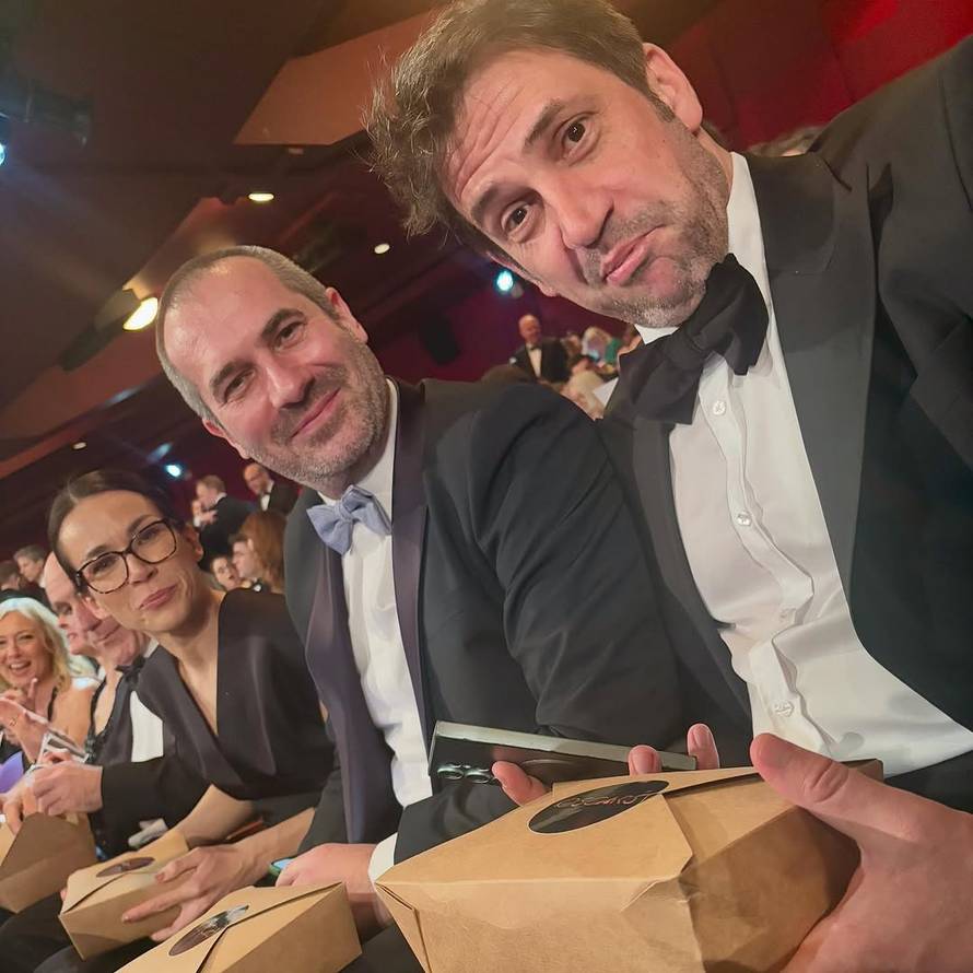 Naša oskarovska ekipa u ludilu pred dodjelu: Neki se šminkaju, Bogdan pere suđe, Nebojša jede