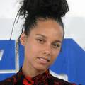 Alicia Keys  bez trunke šminke osvanula na crvenom tepihu