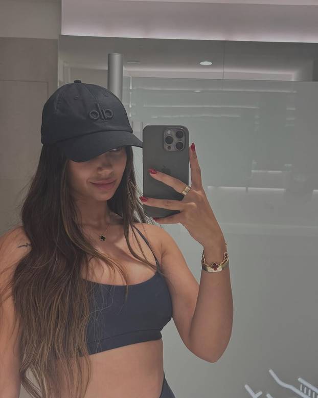 FOTO KAKVE LJEPOTICE! Ima li Španjolska najljepše WAGS-ice? Evo koga ljube Olmo i društvo...