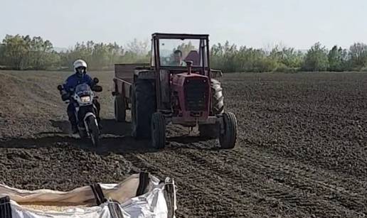 Slavonski Mad Max: Policija ga lovila njivom, bježao u traktoru