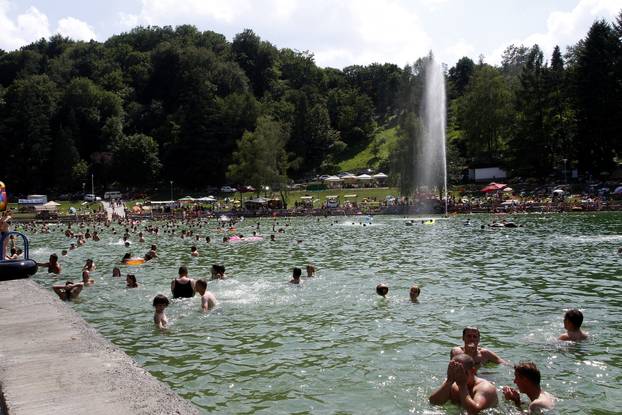 Orahovica: Po?etak kupališne sezone i izbor za Miss na orahova?kom jezeru