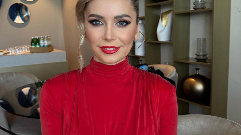 Hrvatska folkerica Marina Komljenović objavila novi hit: Poslušajte pjesmu 'Prema dolje'