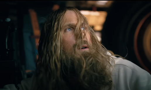 Znate li tko je ovo? Zavodnik je zbog uloge neprepoznatljiv!