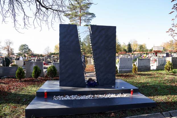 Zagreb: Svi sveti groblja poznatih osoba