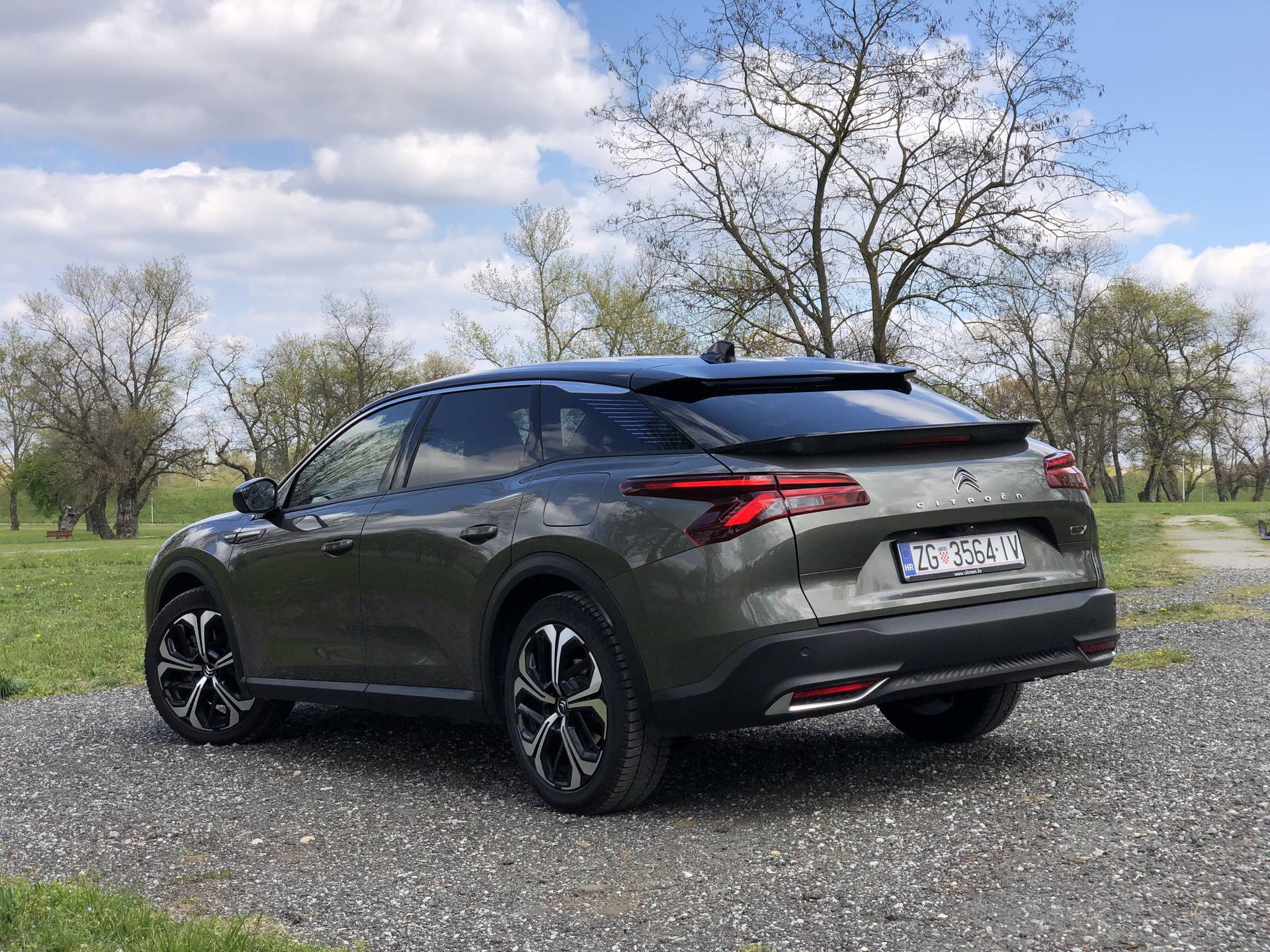 Testirali smo Citroën C5 X: Stara škola francuske udobnosti