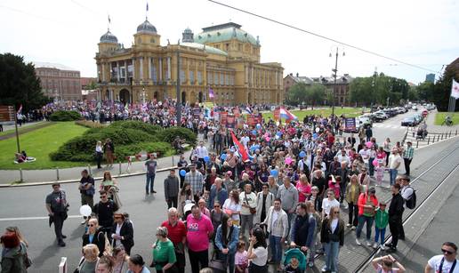 Krenula povorka Hod za život! Stotine ljudi stiglo s balonima i transparentima u Zagreb..