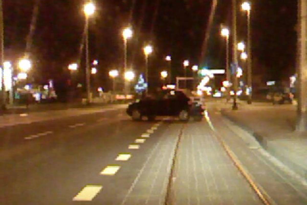Parkirao automobil na tramvajskoj pruzi i nestao
