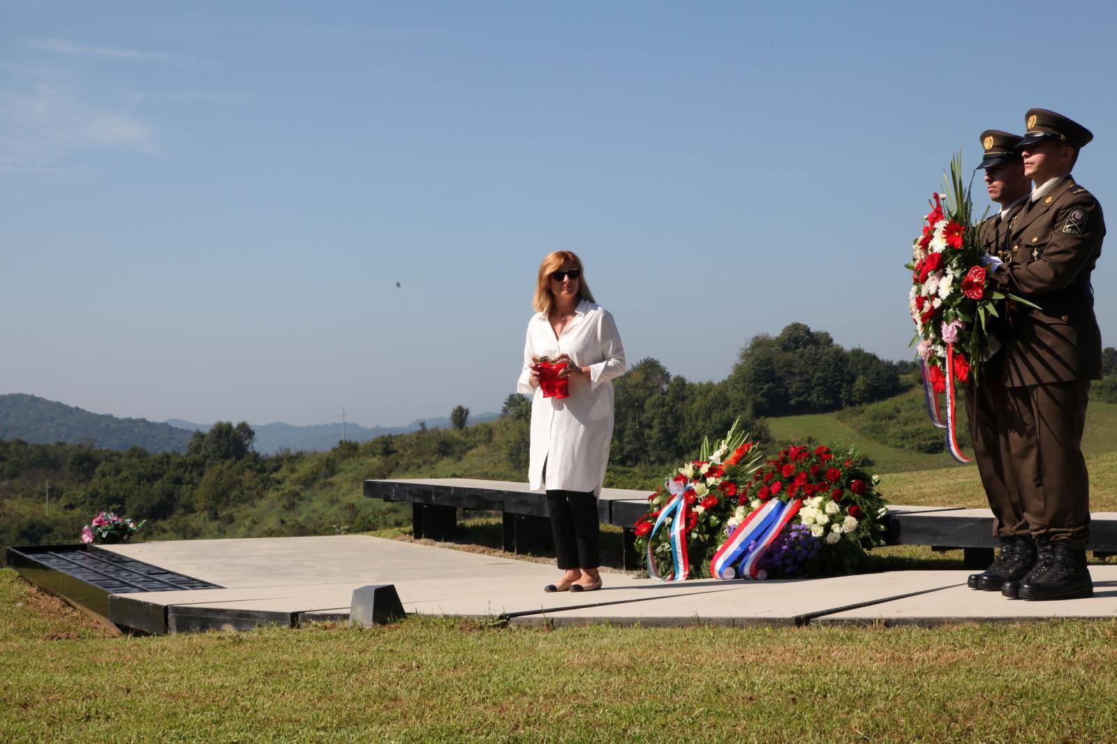 Hrvatska Kostajnica: ObiljeÅ¾avanje 28. obljetnice pogibije ratnog reportera Gordana Lederera