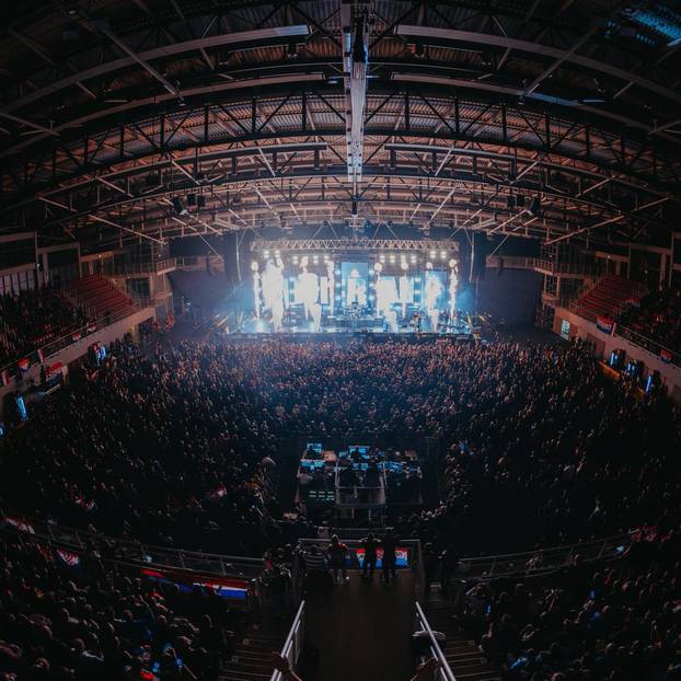 FOTO Drugi Thompsonov nastup u Poreču: Pogledajte kakva je atmosfera na koncertu u Istri