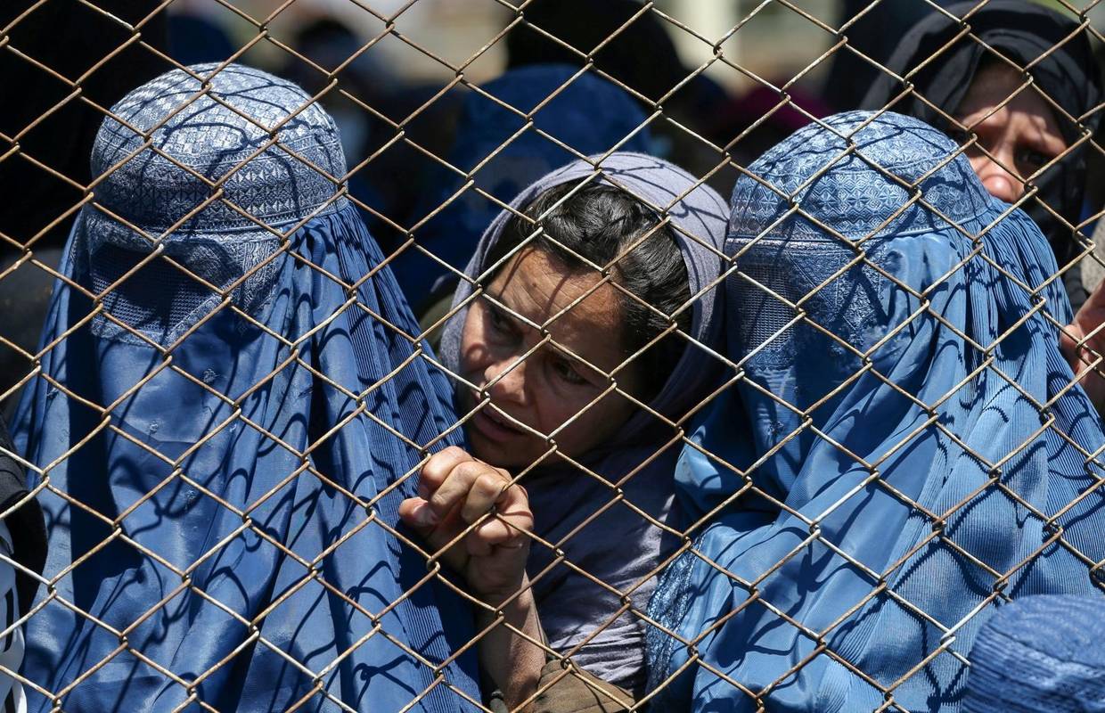 'Burka je sada zapravo najmanji među svim našim problemima'